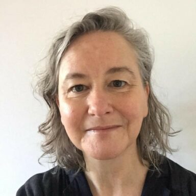 Picture of Karen Wylie with shoulder length hair and a black top Picture of Karen Wylie with shoulder length hair and a black top